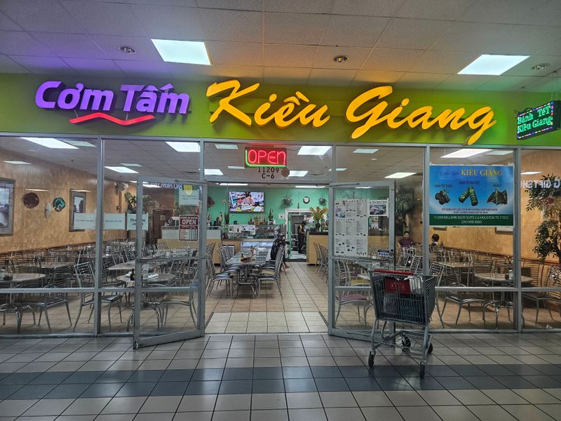 Com Tam Kieu Giang (Hong Kong City Mall)