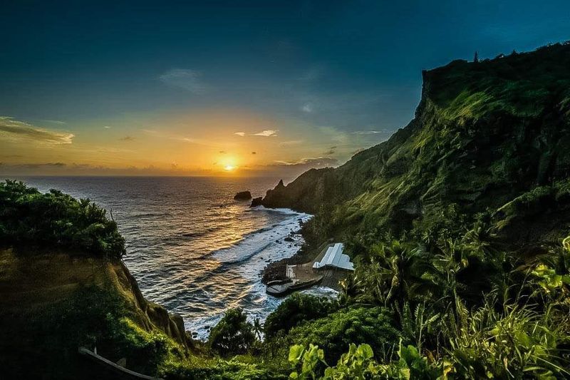 Simple Island Economy