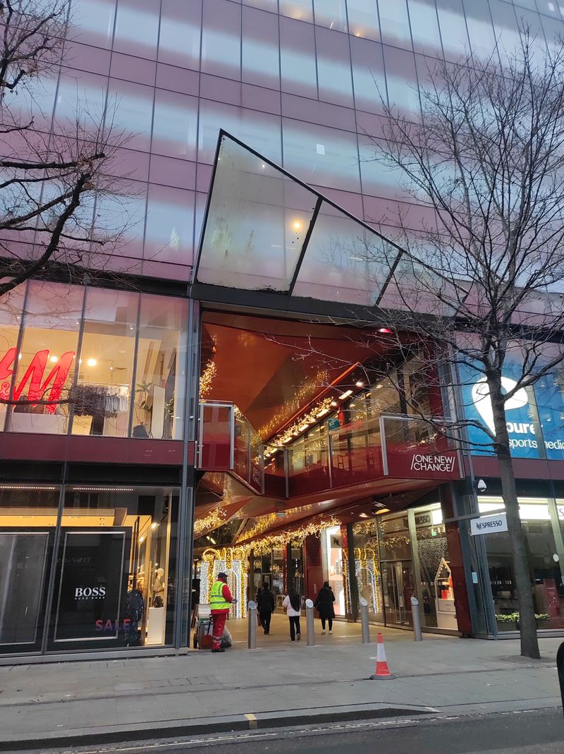 London, England: A Free Rooftop Terrace Hiding in a Shopping Center (One New Change)
