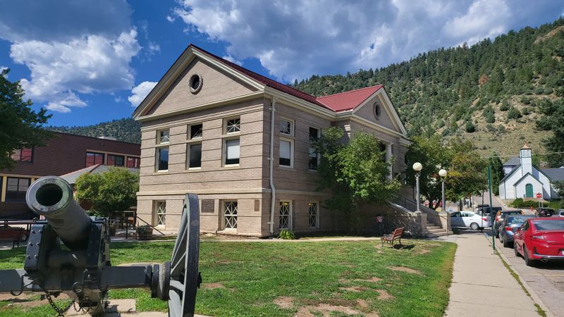 Miner Street Stroll: Taps Within Steps