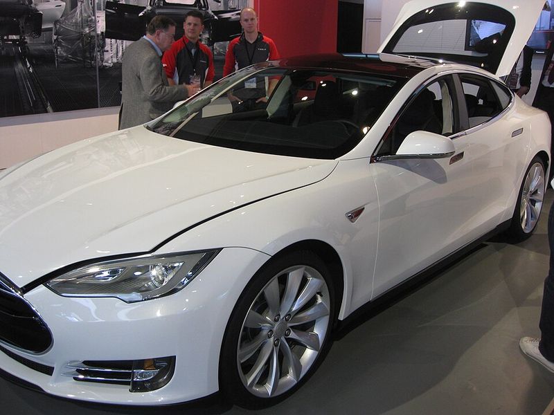 Tesla Model S (2012)