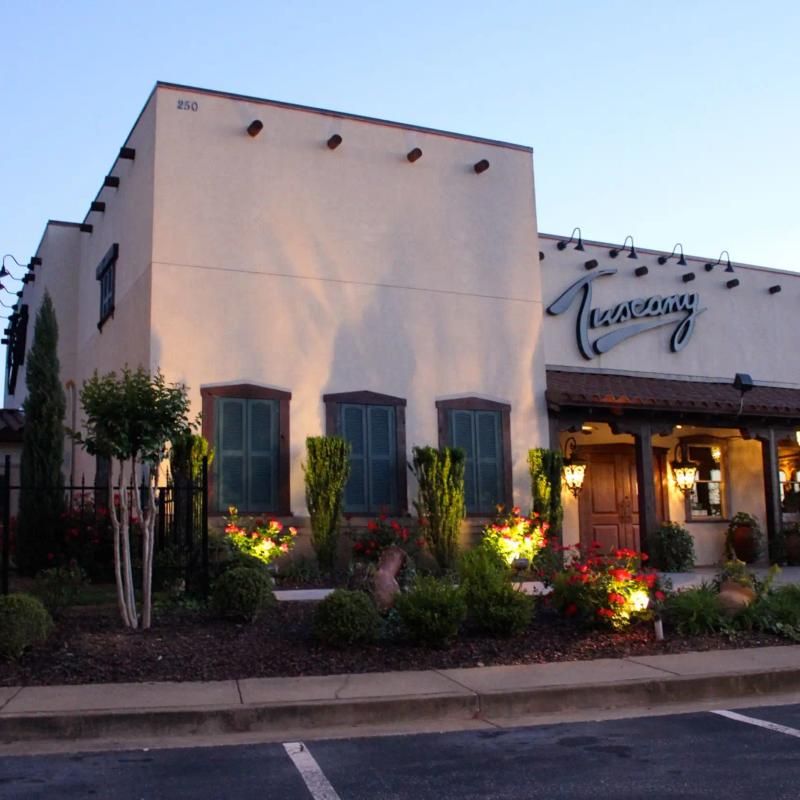 Tuscany Italian Restaurant (Woodstock): The suburbs' special-occasion magnet
