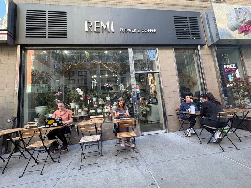 Remi Flower & Coffee