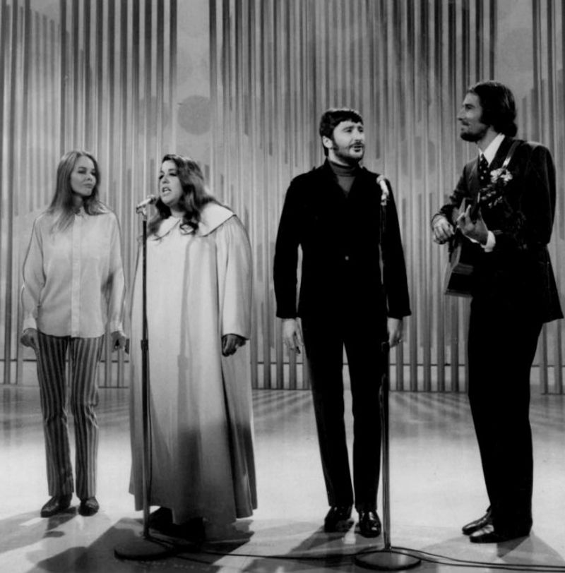 California Dreamin' - The Mamas & The Papas (1965)