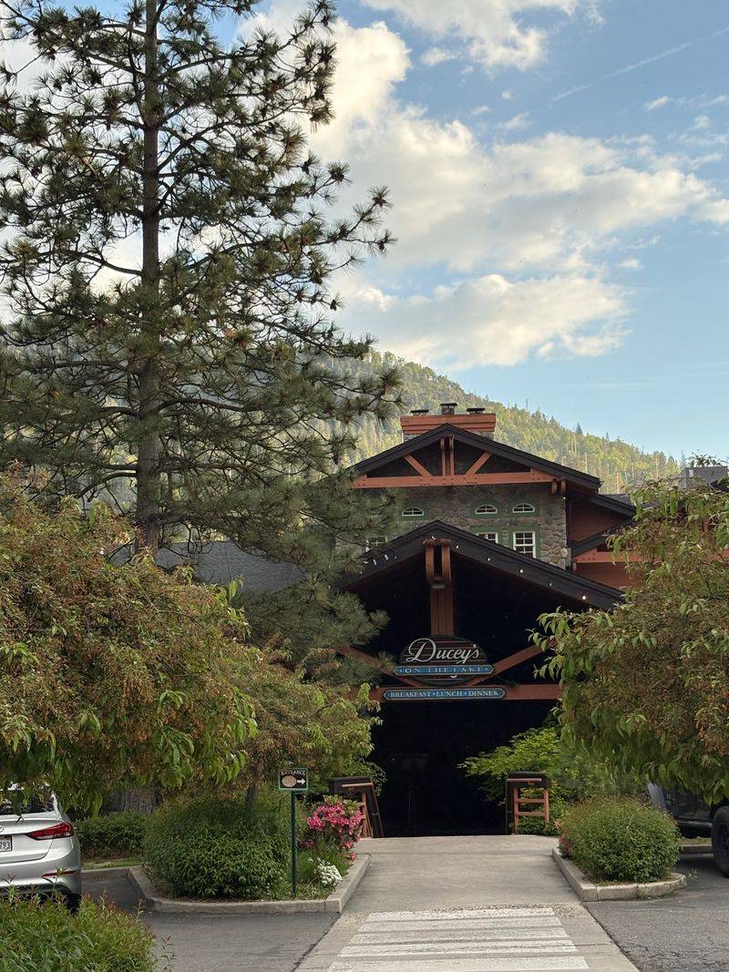 A Rustic Setting That Shines