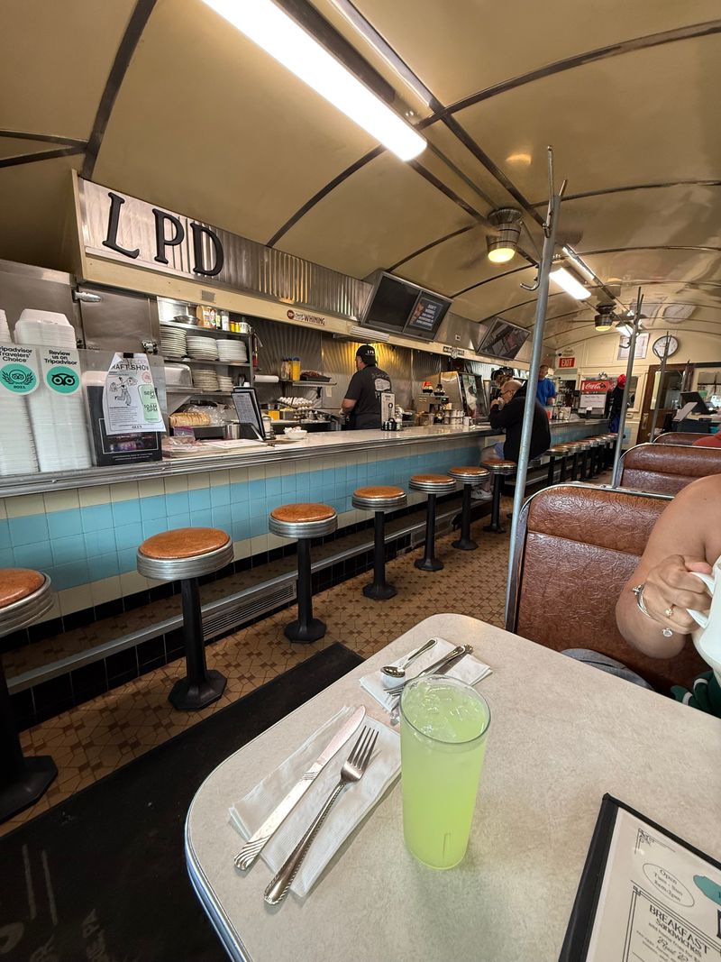 Lawrence Park Dinor, Erie Area