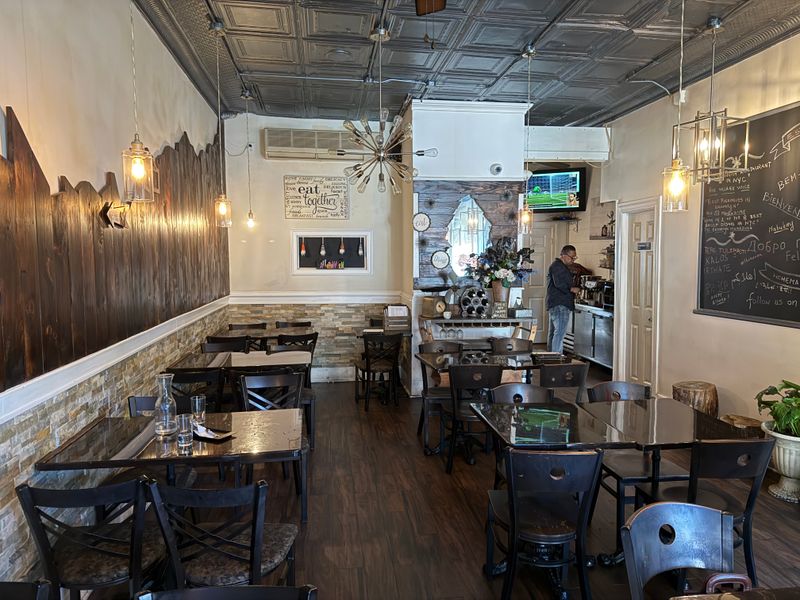 Neighborhood Vibe and Service