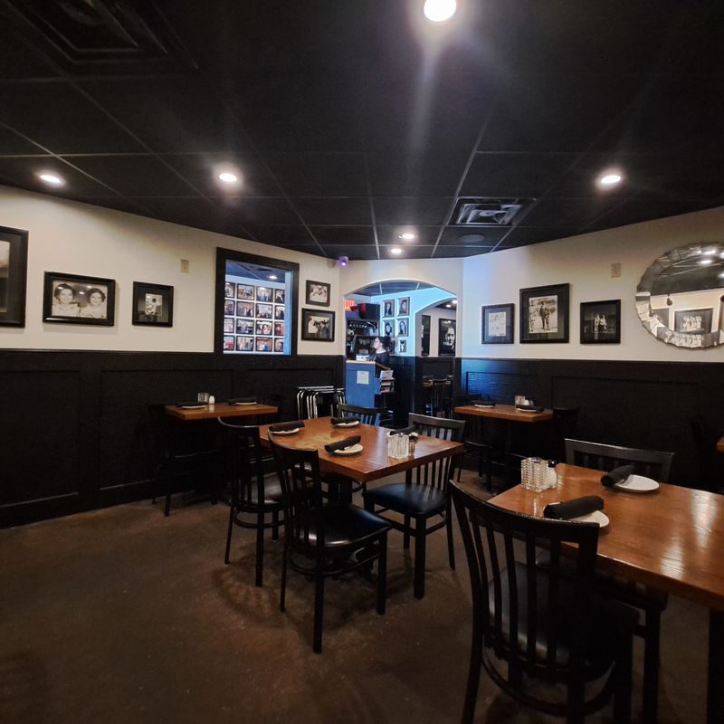 Cozy Old School Vibe