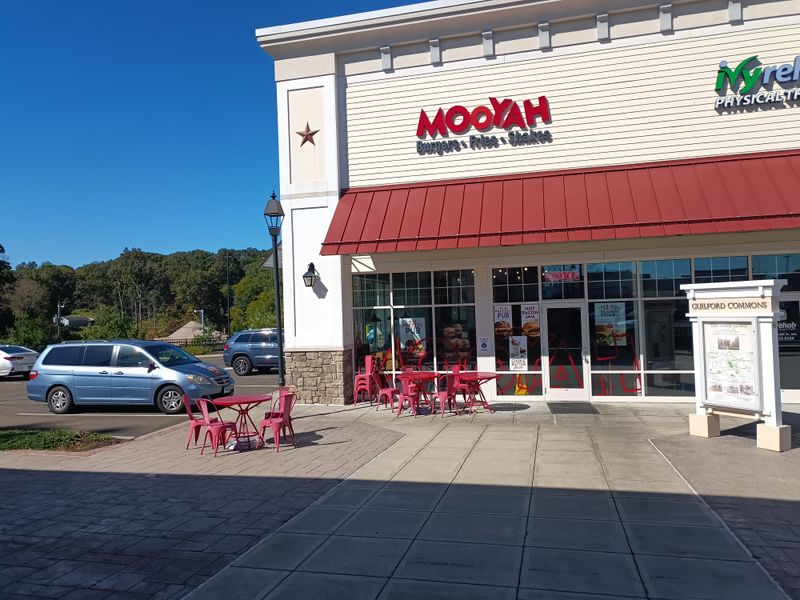 MOOYAH Burgers, Fries & Shakes