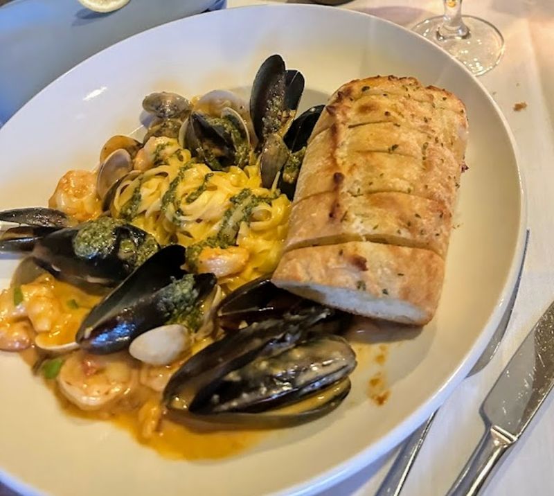 Lunch Crab Cake Salad