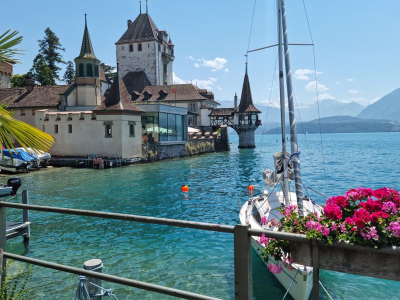 Oberhofen am Thunersee – Fairytale Castle Right on the Water