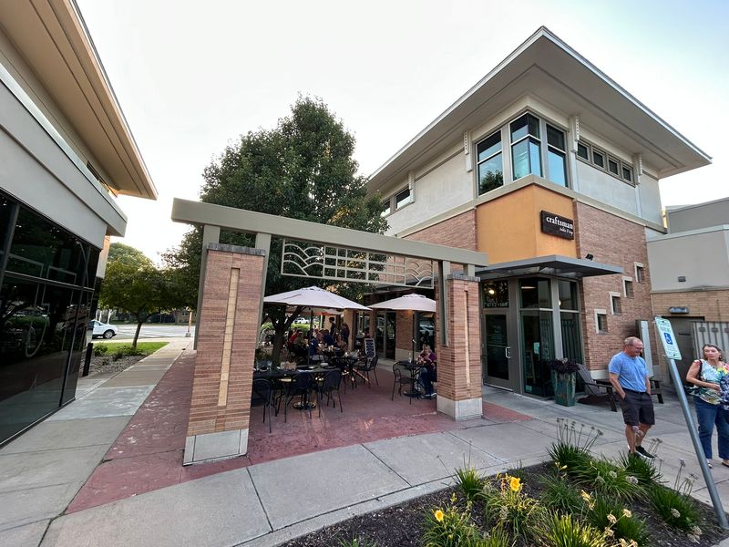 Craftsman Table & Tap – Middleton