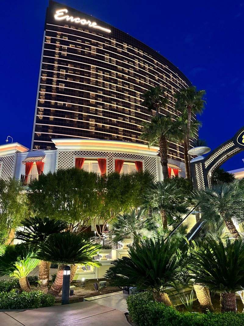 Encore Las Vegas (Sister Sophistication)