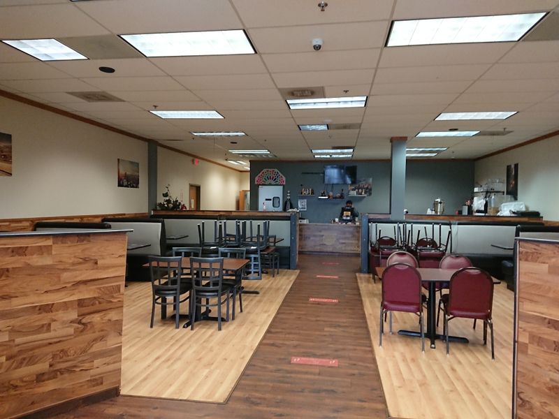 Clean, Cozy Dining Room