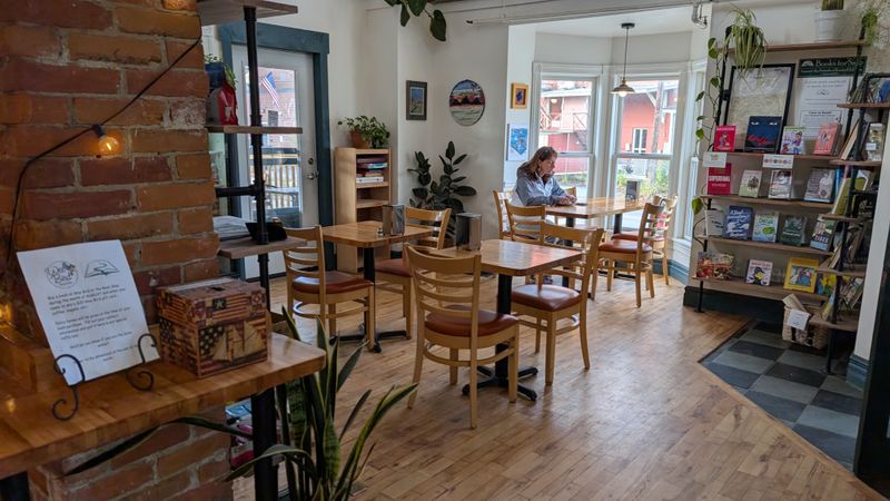 Wee Bird Bagel Cafe – Randolph