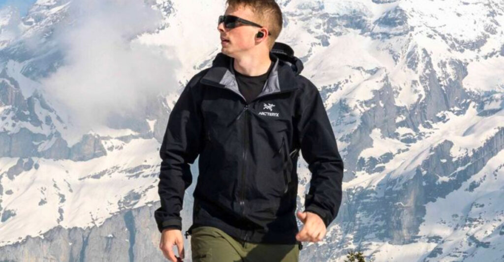 10 Best Outdoor Jackets for Mountain Adventures in Winter