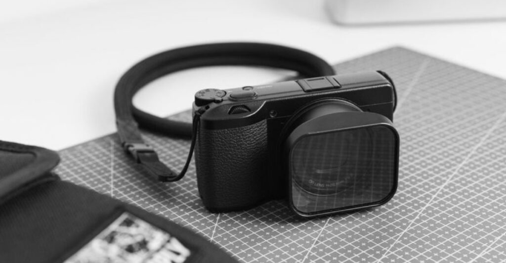 10 Cameras So Compact, You’ll Forget You’re Carrying Them