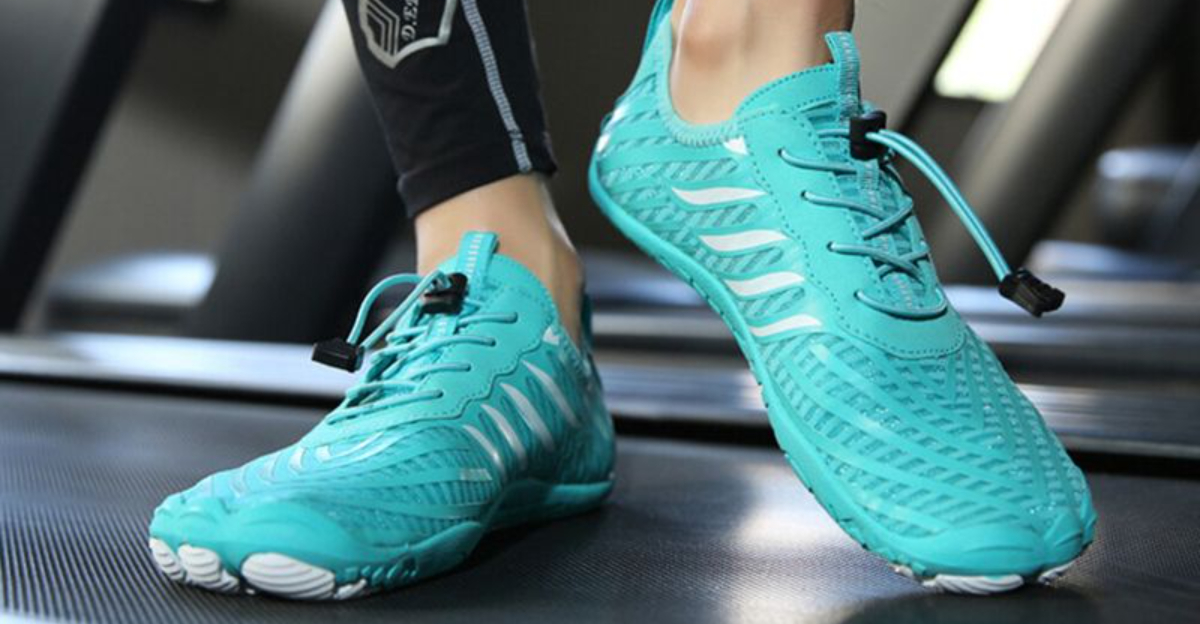 10 Travel Shoes That Outsmart Jet Lag