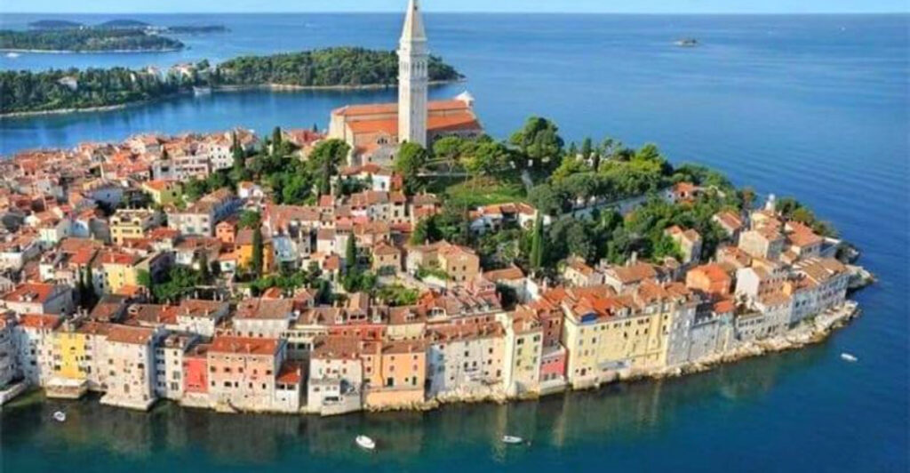 12 European Coastal Towns That Feel Like a Movie Scene