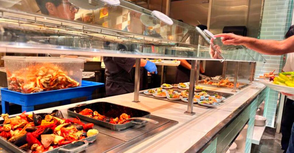 14 Buffets So Good People Admit They Go Back for Seconds… and Thirds