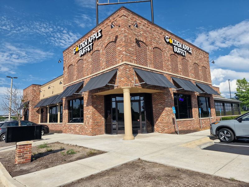 Golden Apple Buffet, Kansas City, KS