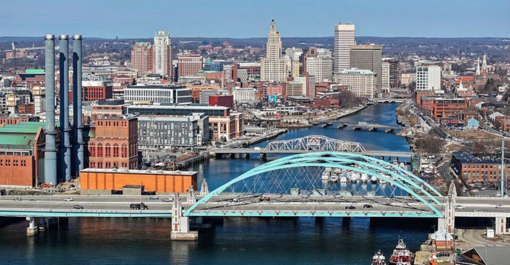 14 States With Negative Domestic Migration That Still Draw People In
