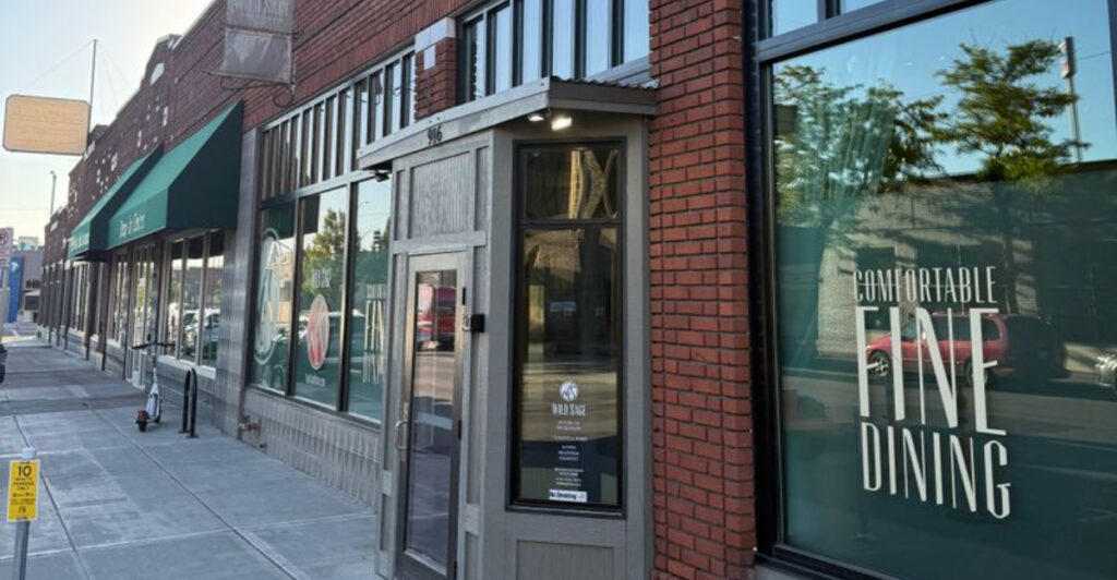 15 Bucket-List Restaurants in Washington That Are Perfect for Food Adventures