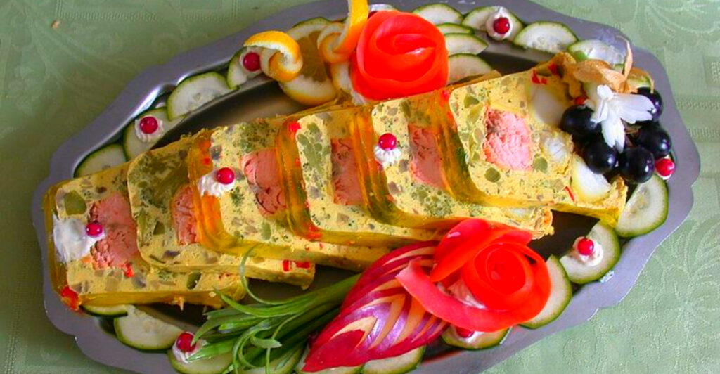 15 Classic Restaurant Dishes That Vanished Forever (And Why)