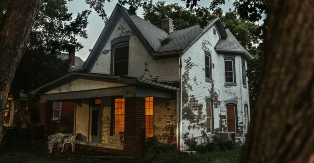 15 Haunted Places Across the U.S. That Still Give Visitors Chills