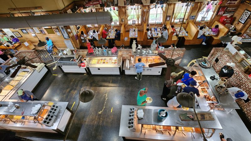 Mama Hamil's Southern Cookin' and Bar B Que Buffet — Madison, MS