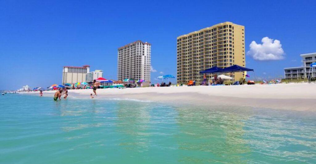 15 Reasons Florida’s Forgotten Shoreline Still Delivers Old-School Charm and Incredible Seafood