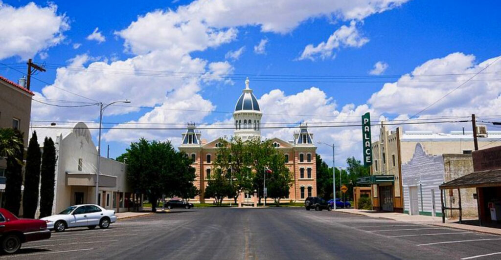 15 Small U.S. Towns That Completely Win People Over on the First Visit