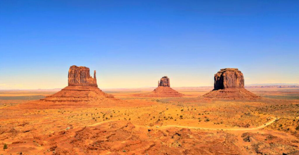 15 U.S. Places That Look Like a Postcard in Every Direction