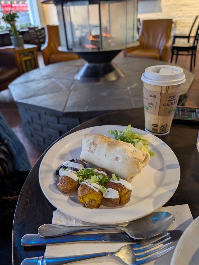 Lake and Bryant Cafe – Minneapolis, MN