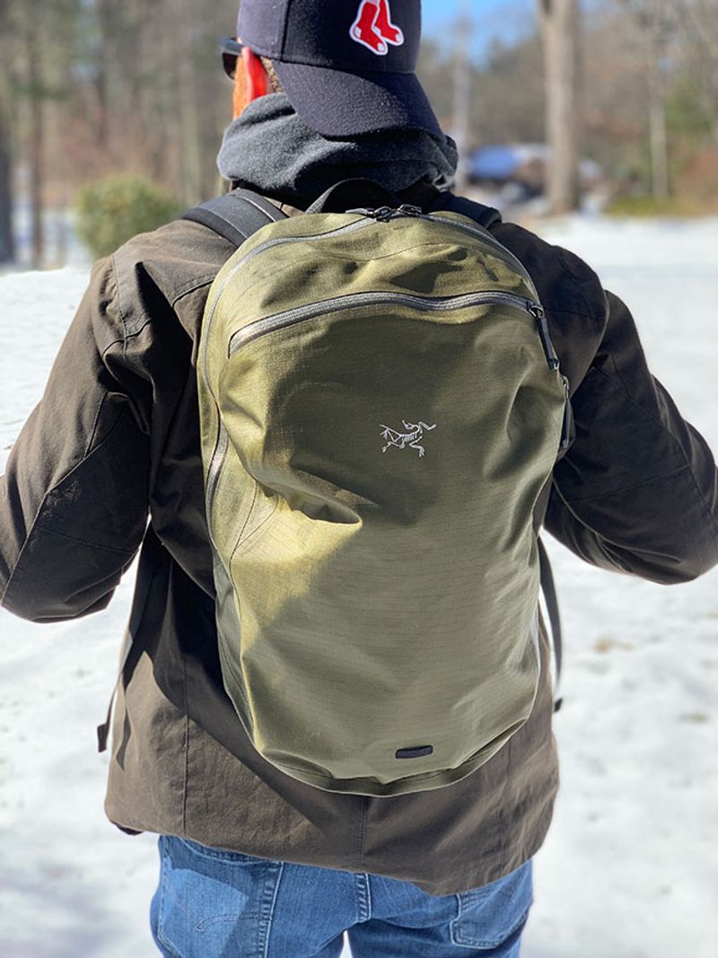 Arc'teryx Granville 16: Technical fabric, city-clean shape