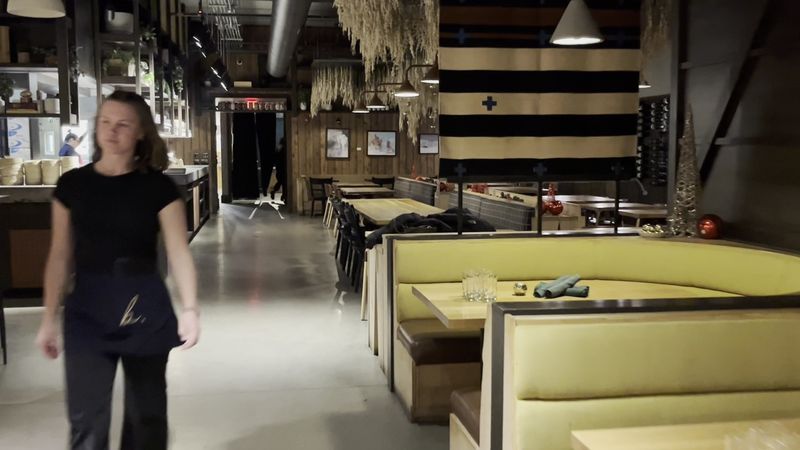 Booking Tips and How to Snag the Best Table