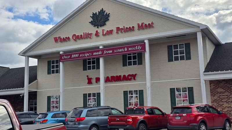 Shady Maple Farm Market Bakery (East Earl)