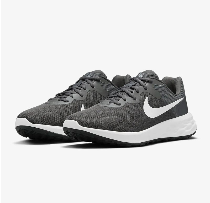 Nike Revolution 6