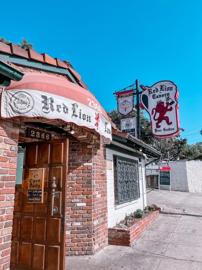 Neighborhood Anchor in Silver Lake