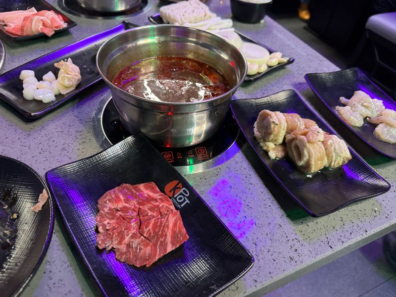 Hot pot broths and flavor strategies