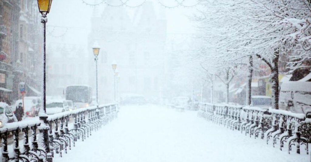 Arctic Air and a Brewing Storm: What the Northeast Can Expect This Weekend