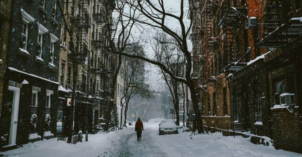 Arctic Storm Sweeps Midwest  Intensifying Lake-Effect Snow