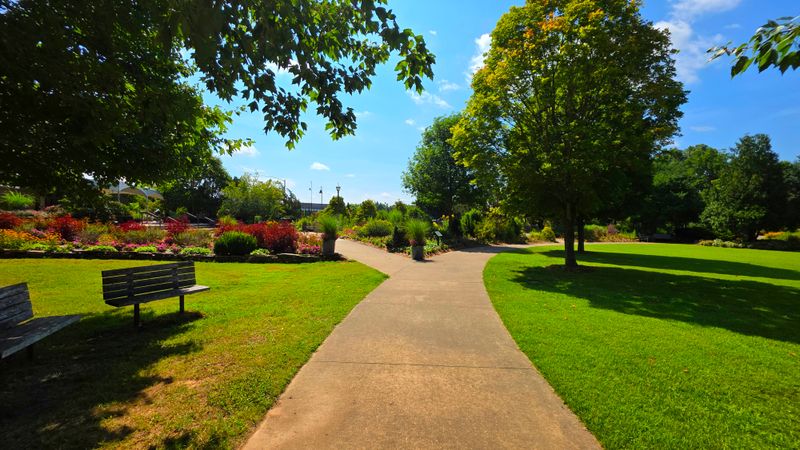 Welcome Stroll and Visitor Info