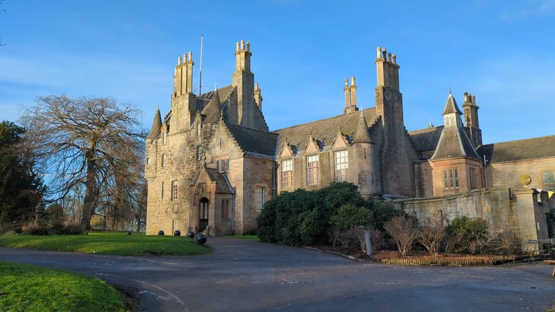 Edinburgh’s Citadel Above Time — The Castle Revisited