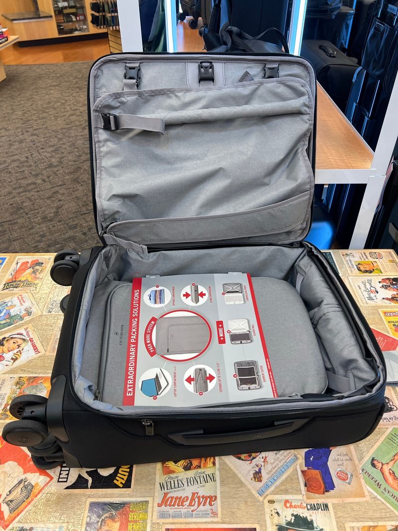 Victorinox Werks Traveler 6.0 Softside Global Carry-On