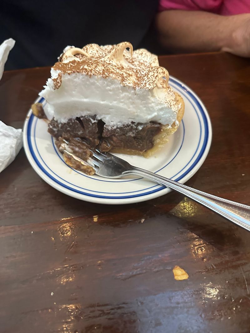 Chocolate Meringue Pie Tradition