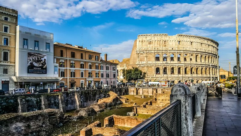 Rome, Italy — Crowds, History & Rising Incidents
