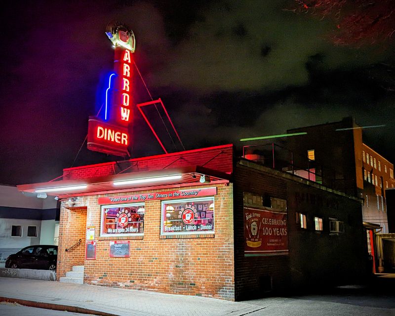 Red Arrow Diner (MA location) - Worcester