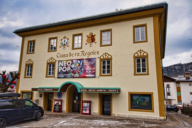 Do two quick culture stops in the center: the Basilica and Regole museums