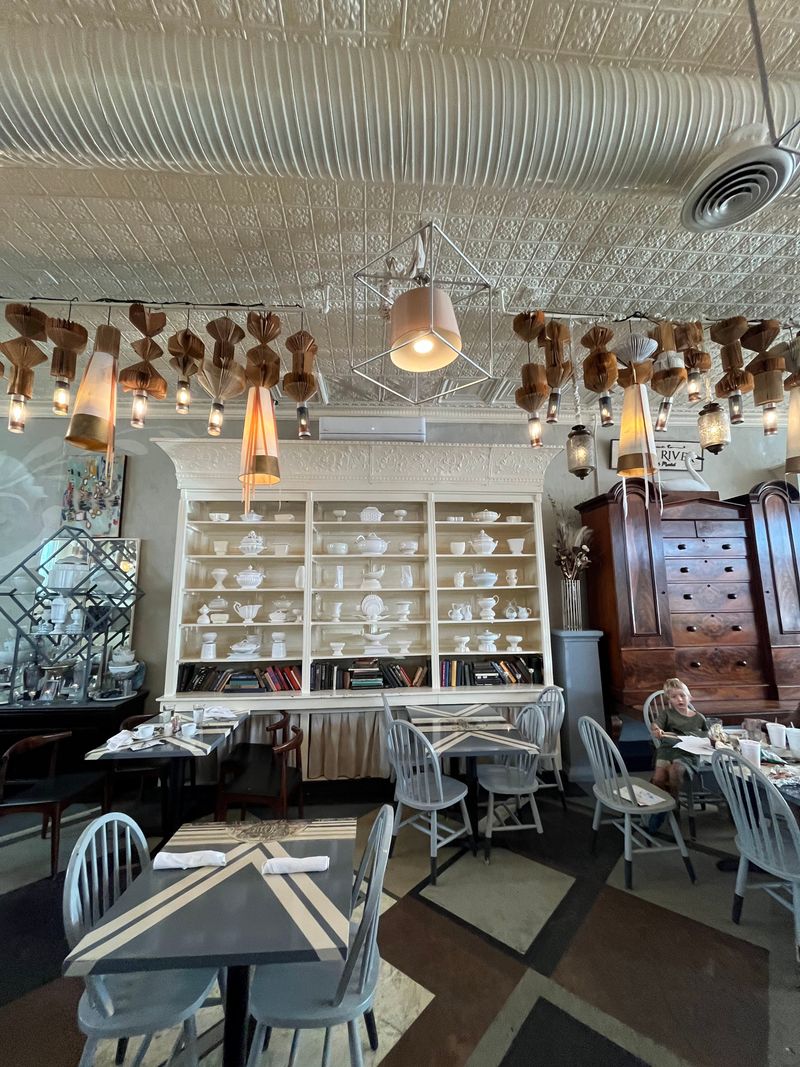 Spoon River Artworks & Market (Belhaven)